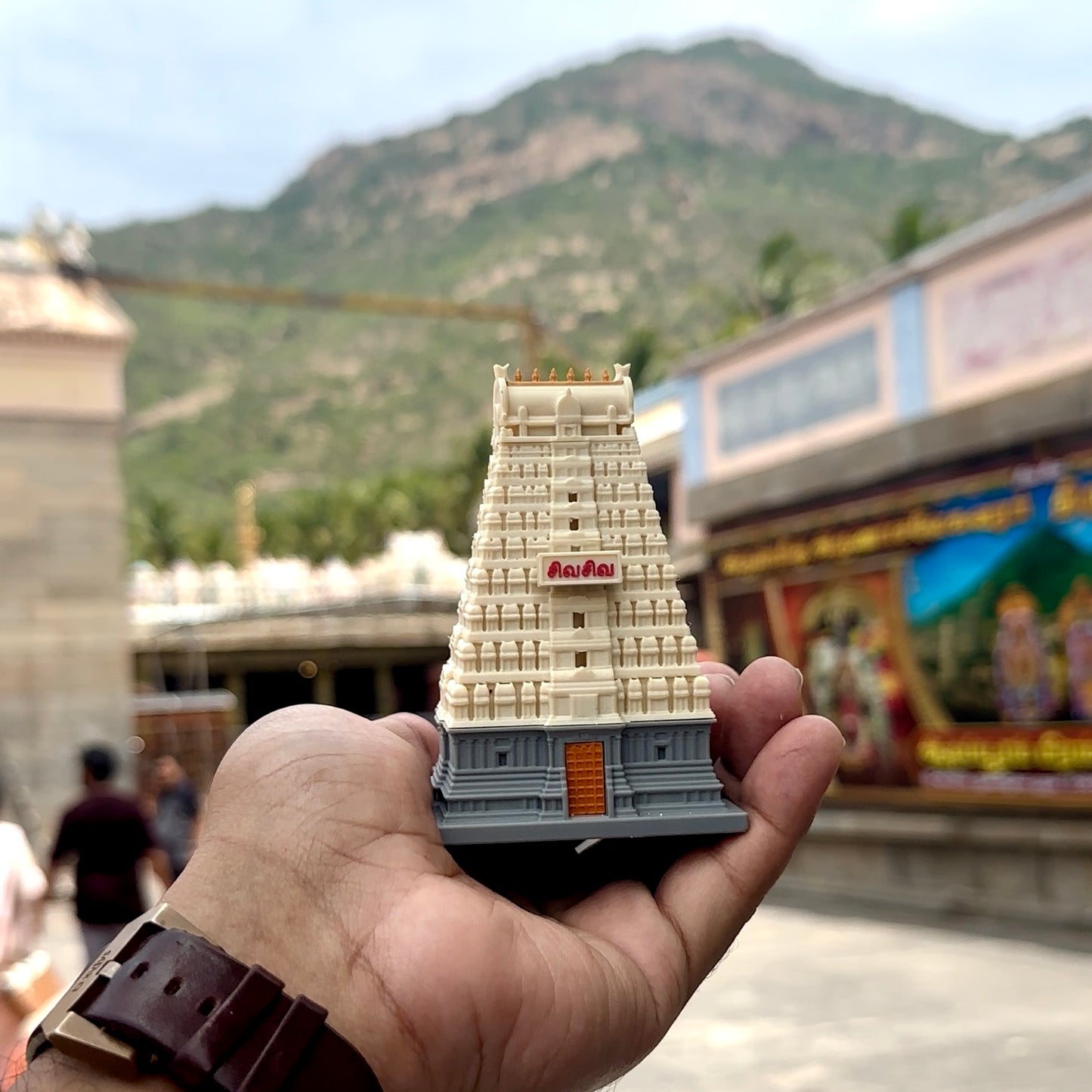 ANNAMALAIYAR GOPURAM – Sacred Vibuthi Holder